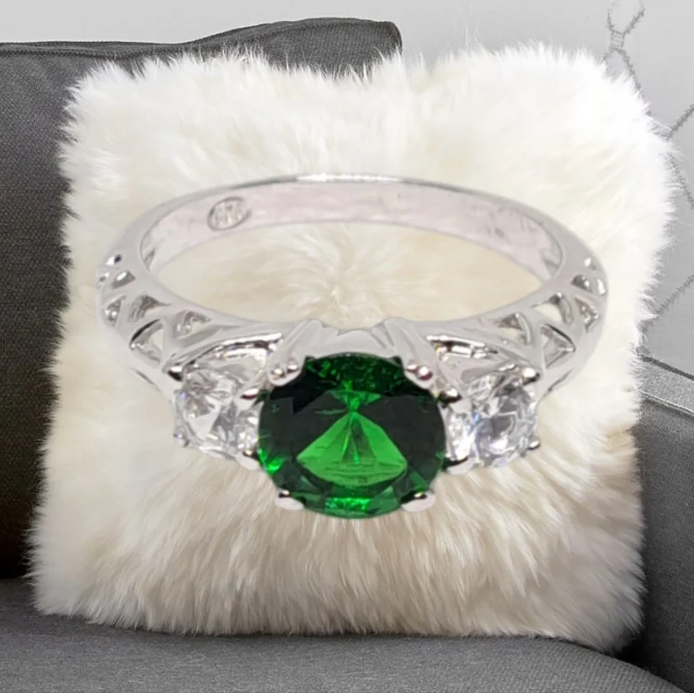 Green CZ Stone Sterling Silver Ring NWOT